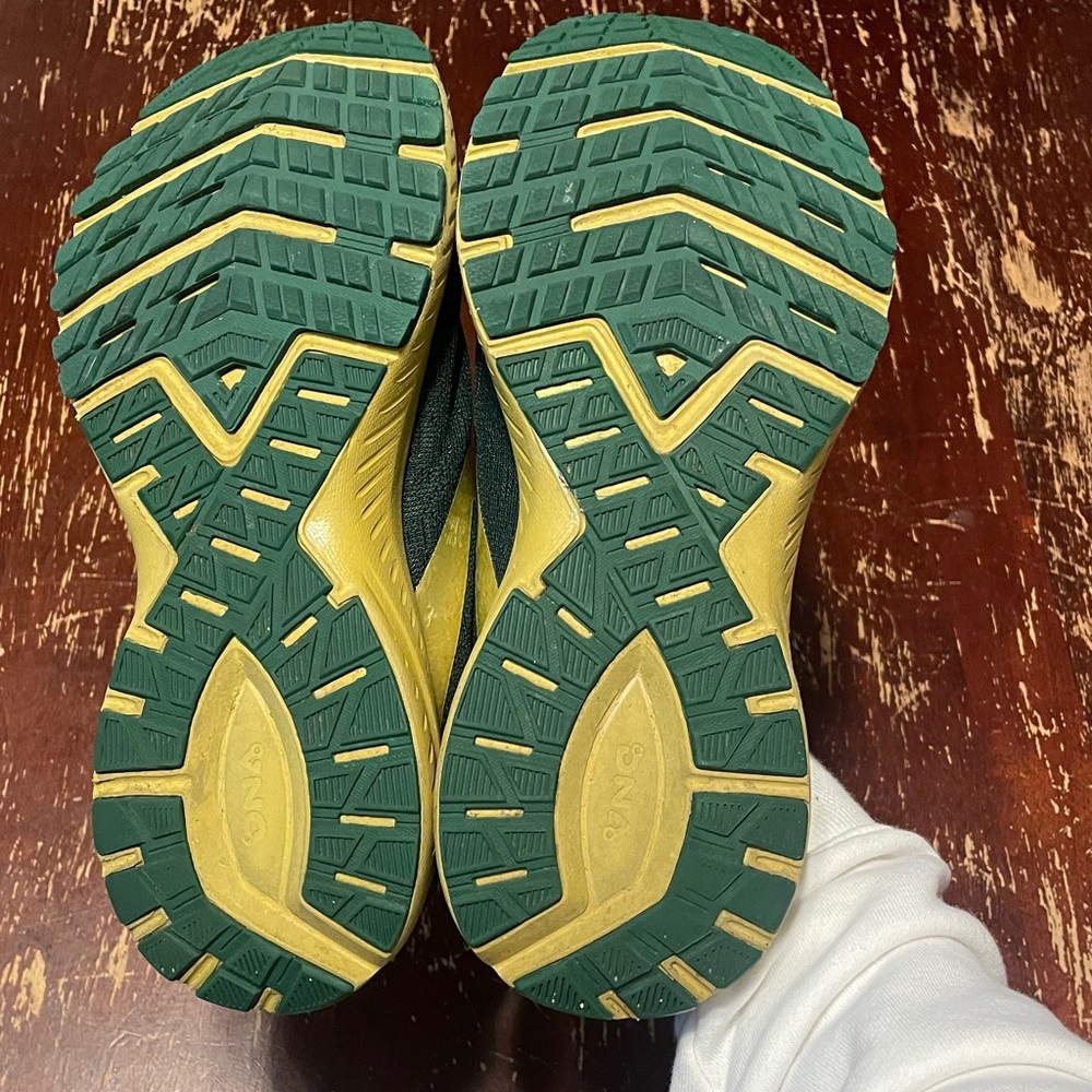 Women’s Brooks Launch Run Lucky Limited Edition Shoes in Green and Gold size 7 - Picture 5 of 13
